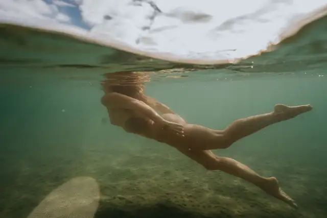 Underwater portrait by Manon Valls